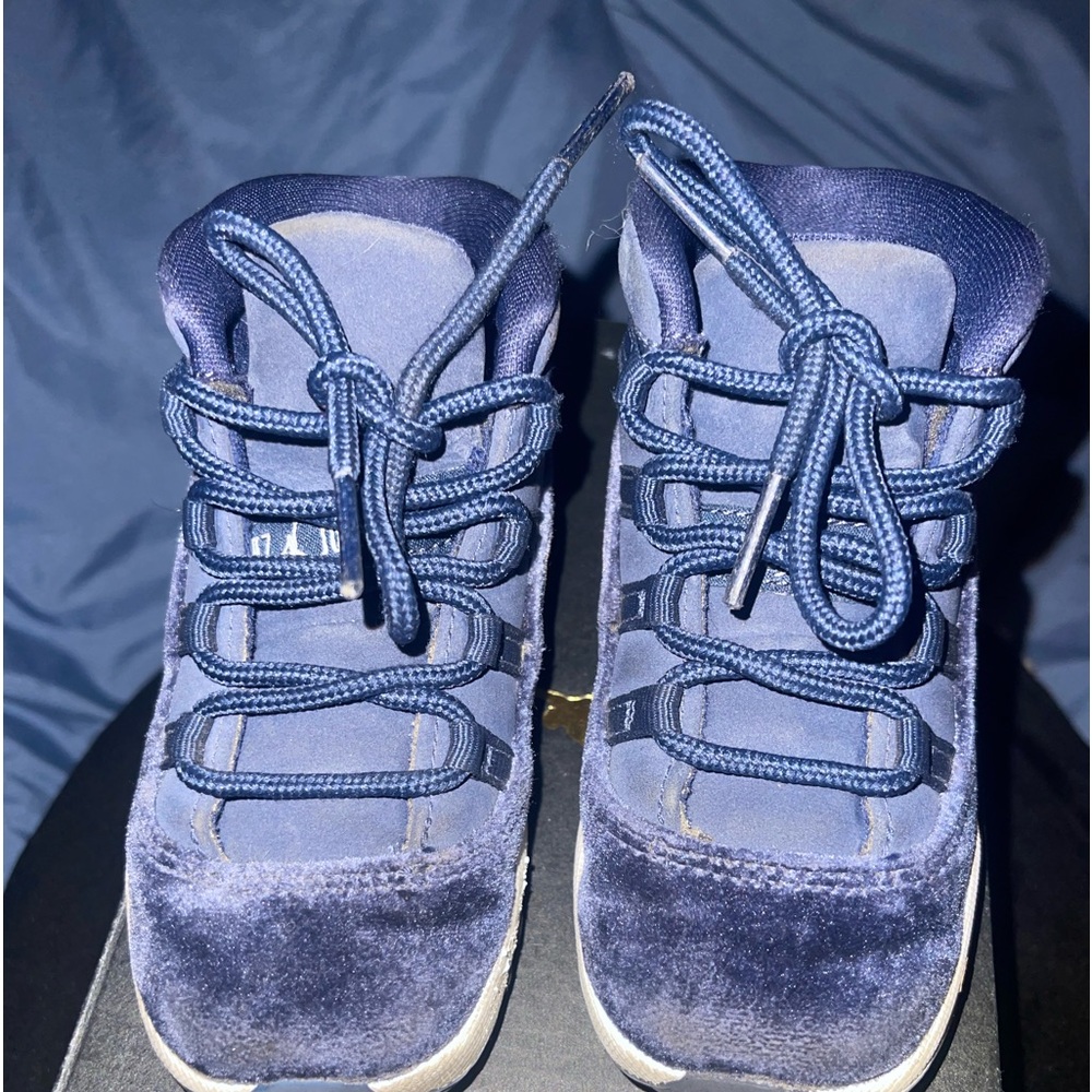 Gently Used Midnight Navy Velvet Jordan 11’s